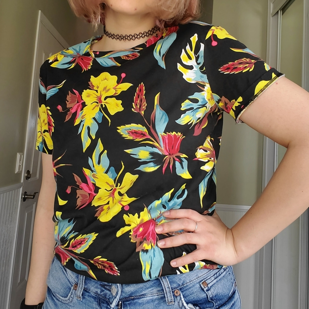 🌿 NWOT H&M Unisex Floral Summer Shirt